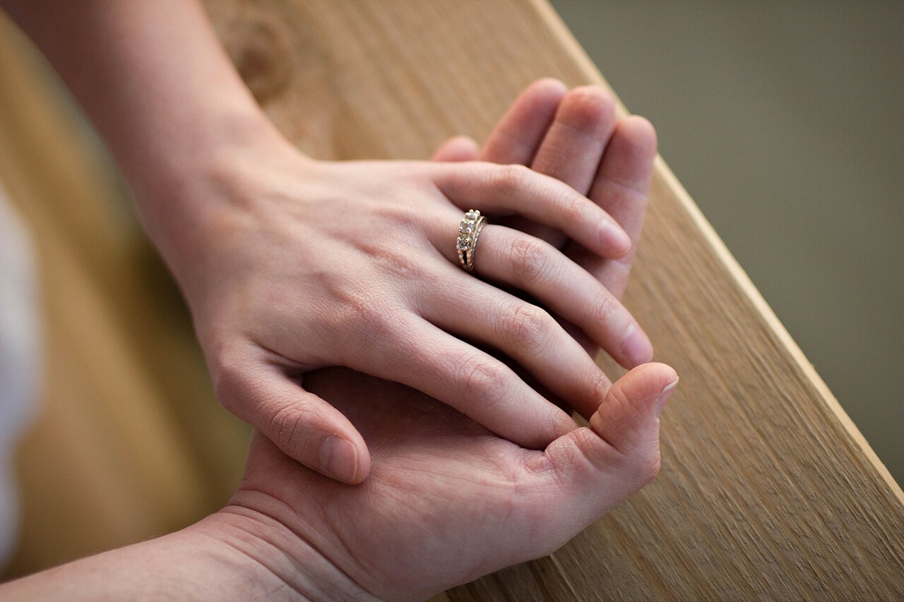 Low-Profile Engagement Rings for Active Hands